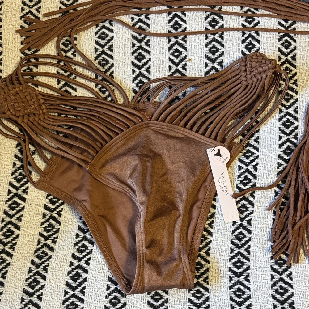 Victoria’s Secret Archive Collection 2024 - Picture 3 of 11